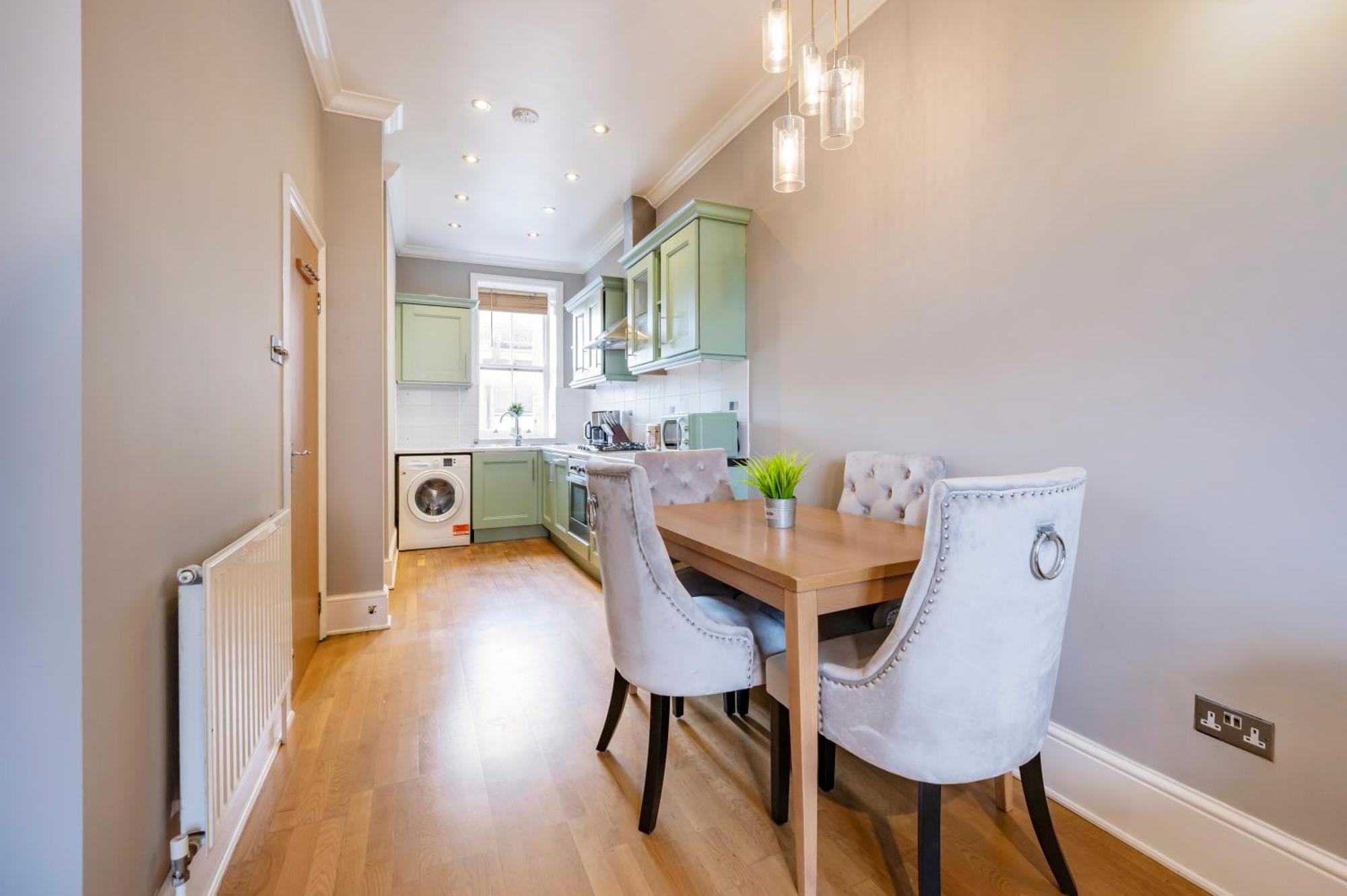 Large 1 Bedroom In Center Of London 3 Экстерьер фото