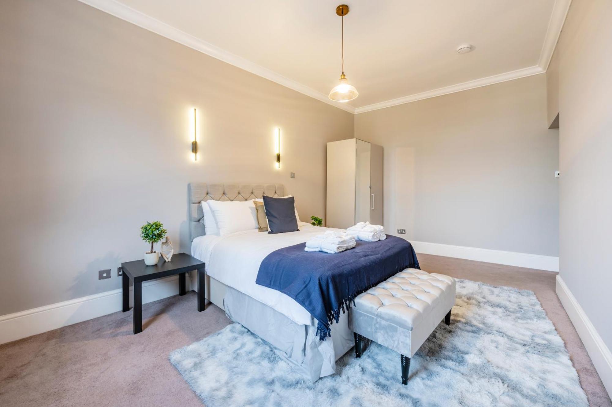 Large 1 Bedroom In Center Of London 3 Экстерьер фото
